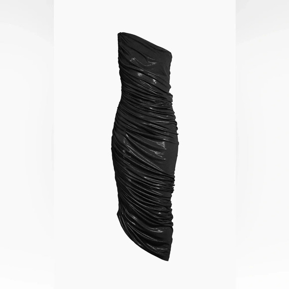 Norma Kamali
Diana Metallic Ruched One-Shoulder Gown - Picture 11 of 15